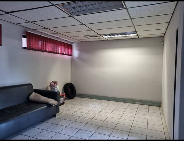 110M² OFFICE TO LET IN SONHEUWEL
